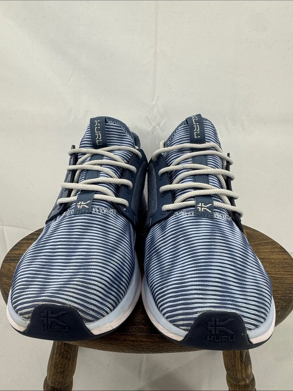 Kuru Womens Atom Sneakers w/ White Blue Zig Zag Pattern, sz 9 W, Missing Insoles